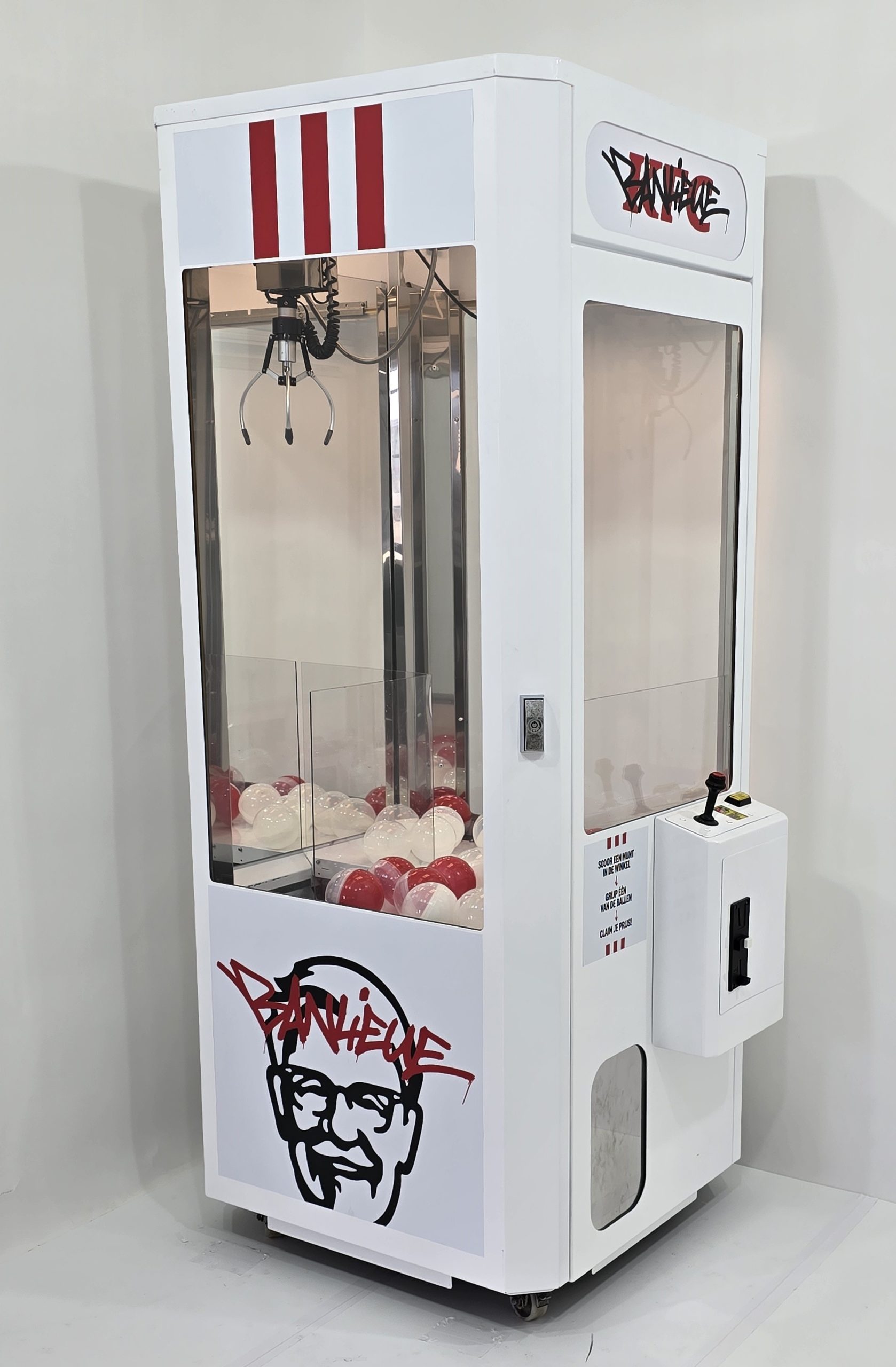 Grijpautomaat huren Grijpmachine huren Personaliseren Customizen Greifautomat mieten Greifer mieten personalisierung location d'événement louer une griffe location machine de grue de compétence de griffe LOCATION GRUE FORAINE A PINCE Personalised Crane Machine Rentals Grabbing machine rental Rent a claw machine Customizing Highlifeamusements.com