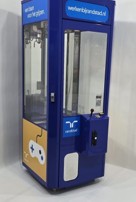 Grijpautomaat huren Grijpmachine huren Personaliseren Customizen Greifautomat mieten Greifer mieten personalisierung location d'événement louer une griffe location machine de grue de compétence de griffe LOCATION GRUE FORAINE A PINCE Personalised Crane Machine Rentals Grabbing machine rental Rent a claw machine Customizing Highlifeamusements.com